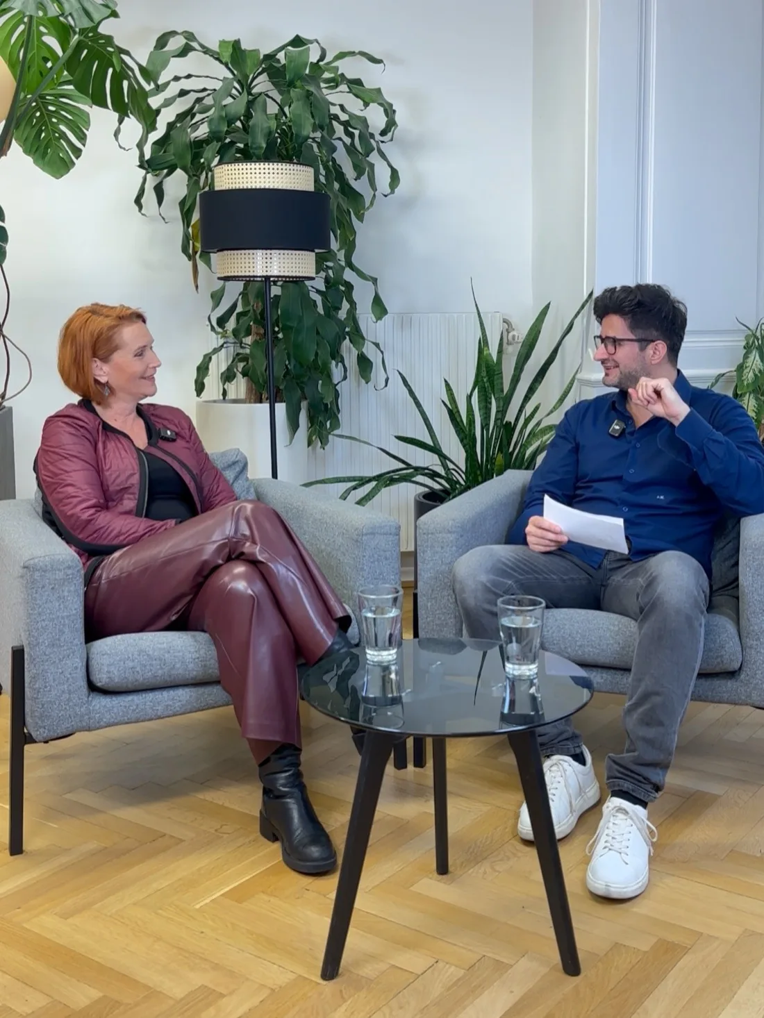 Zwei Personen im Interview beim Musikbusiness Talk